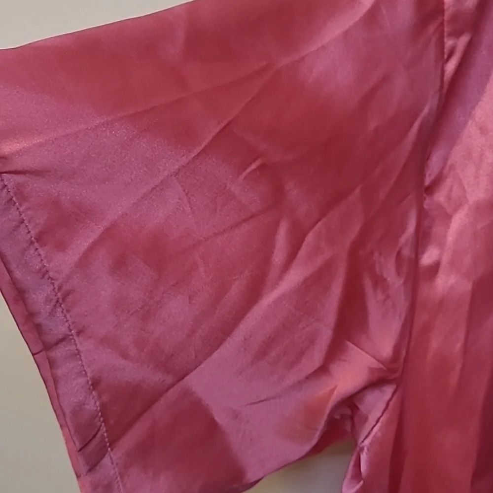 Victoria's Secret Pink Satin Blouse used good condition. vintage zise L for wome